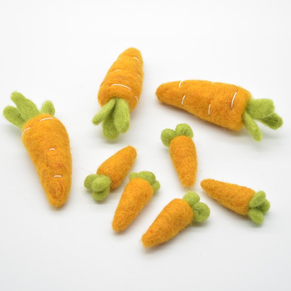 Felt Carrots - 2 sizes available - Small & Large ( 5 count ) or mixed option ( 8 count )