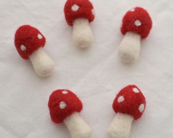 100% Wool Felt Mushrooms Toadstools - 5 Count - 4.5cm - Red