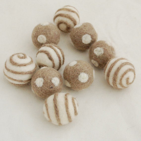 2.5cm 100/% Wool Felt Balls 10 Goldenrod Yellow Polka Dots Swirl Felt Balls