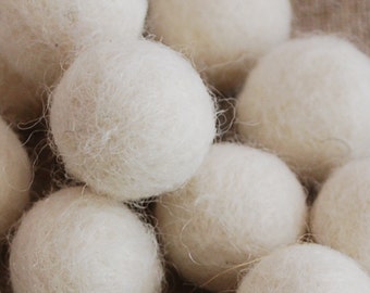 2cm Felt Balls - Ivory White  - Choose either 20 or 100 felt balls