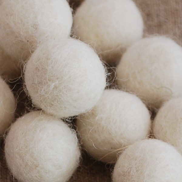 pompons de feutrine de 2cm - blanc ivoire - choisir pompons feutres 20 ou 100