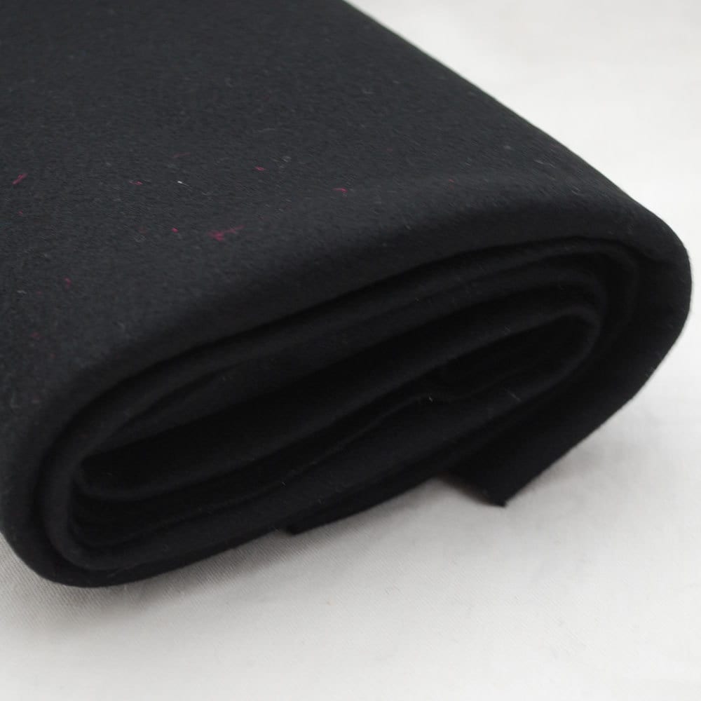 50 x 183 cm black wool felt roll 1mm, 100% European wool - Studio Koekoek