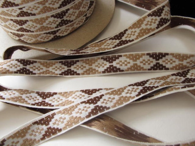 SCANDI DIAMONDS vintage Jacquard trim, beige and brown on white. Sold by the yard. 5/8 inch wide. V60-B. Geometric pattern, neutral tones image 3