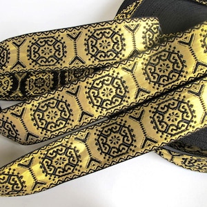 GEORGIAN SQUARES Jacquardrand in zwart op goud. Op maat gesneden verkocht. 1 1/2 inch breed. 228(2)-A. Brokaatversiering, Regency, Victoriaanse versieringen