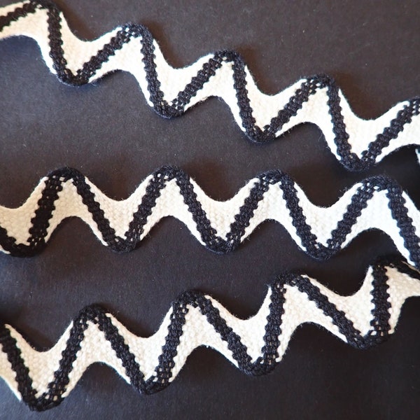Wide Jumbo RIC RAC, Black stripe on White. Sold by the yard. 1 1/8 inch wide. 426-01,  two toned ric rac, zig zag