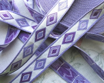 DIAMONDS vintage Jacquard trim. Purple and mauve on white. Sold by the yard. 5/8 inch wide. V49-B Geometric trim