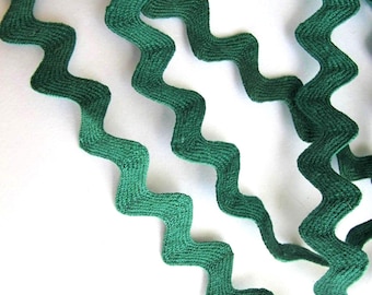 Ric Rac 5 yards all COTTON RIC RAC Kelly green. 1/4 inch to 1/2 inch wide. 33-825-f. Irish St Patricks Christmas