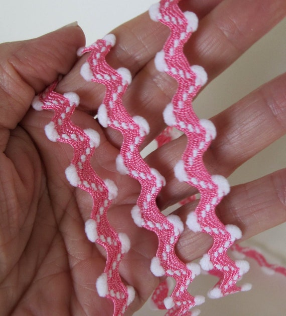 10 yards lot de flocon de neige blanc RIC RAC réversible, blanc neige sur fond rose chaud. 5/8 pouce de large. 850-414-04 garniture de thème de l’hiver, flocons de neige, ric rac, de zig zag e9e1c8 10 yards lot de flocon de neige blanc RIC RAC réversible, blanc neige sur fond rose chaud. 5/8 pouce de large. 850-414-04 garniture de thème de l’hiver, flocons de neige, ric rac, de zig zag e9e1c8