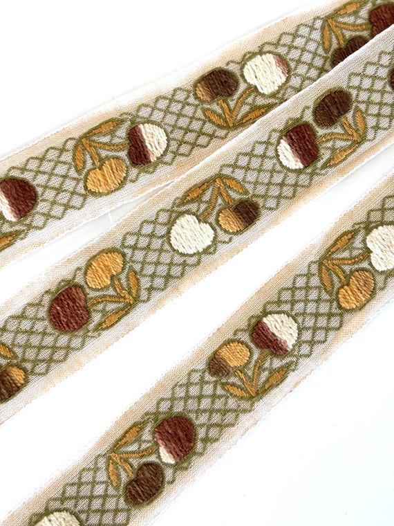 Woven Embroidered Jacquard Ribbon Trim in Beige and Brown 35 mm Brown Knot 1.37 (inch) | Jacquard Trim | Embroidered  main image 3