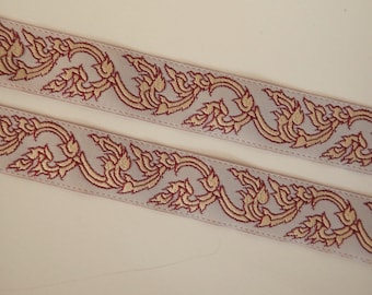 ARABESQUE narrow Jacquard trim in subtle saffron yelllow and brown on very light beige. Sold by the yard. 5/8 inch wide. 2111-A. French farm