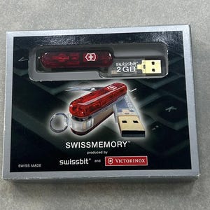 Victorinox SwissMemory 2GB USB Flight Model - utgående modell - i låda