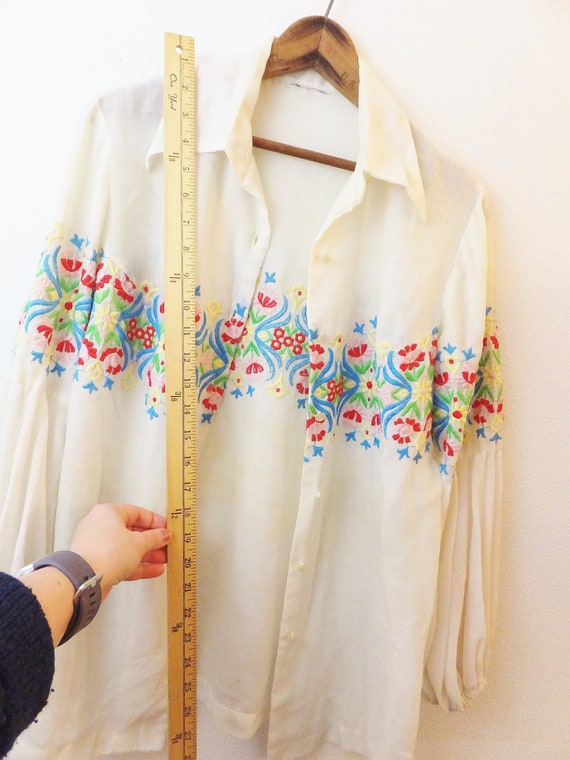 Vintage 1960's Folk Art Blouse with Floral Embroi… - image 2