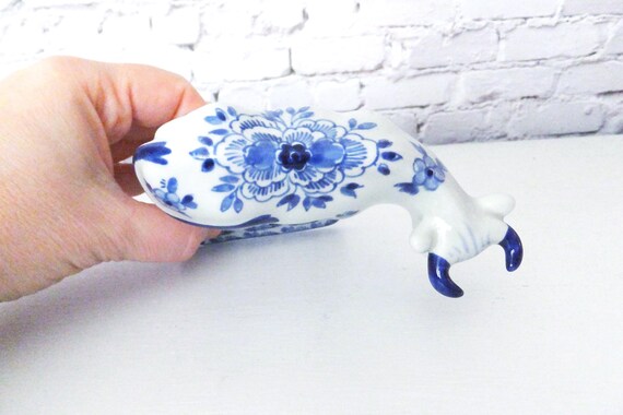 ロイヤルデルフトの牛の置物：手描きの青と白のオランダデルフト焼き