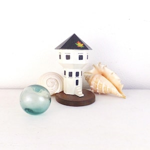Canadian Lighthouse Miniature Tiny Building Beach Home Decor Canada Souvenir Folk Art Cabin Decor Fisherman Decor Vintage Souvenir