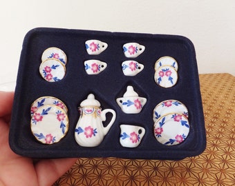 Teiera In Miniatura Floreale Rosa E Oro Per Case Delle Bambole - Scala