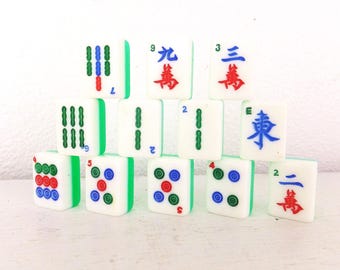 Vintage Mahjong Tiles Plastic Acrylic Dozen Game Tiles Green & White Chinese Mah Jong Dice Pieces Group 12 Tiles Game Pieces Jewelry Supply