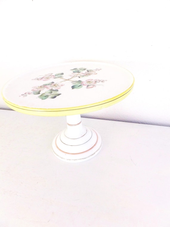 Vintage Milk Glass Cake Stand: Floral Wedding Centerpiece