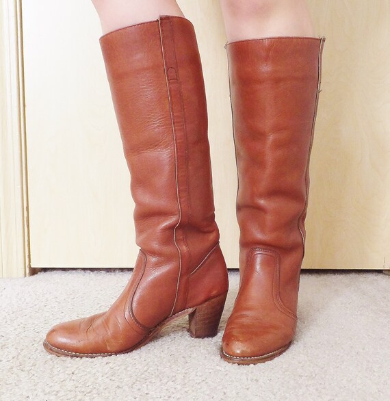 1970er Jahre Hippie Stiefel, hohe braune Lederstiefel, Damen Größe 8,5 1970er Jahre Hippie Stiefel, hohe braune Lederstiefel, Damen Größe 8,5