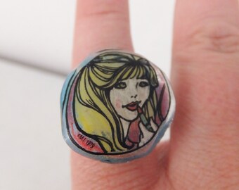 RARE Vintage 1960's Barbie Ring Collectible The Doll House Toy Ring Blue Plastic Original Package Blue Ring Doll Ring Blonde Girl Lipstick