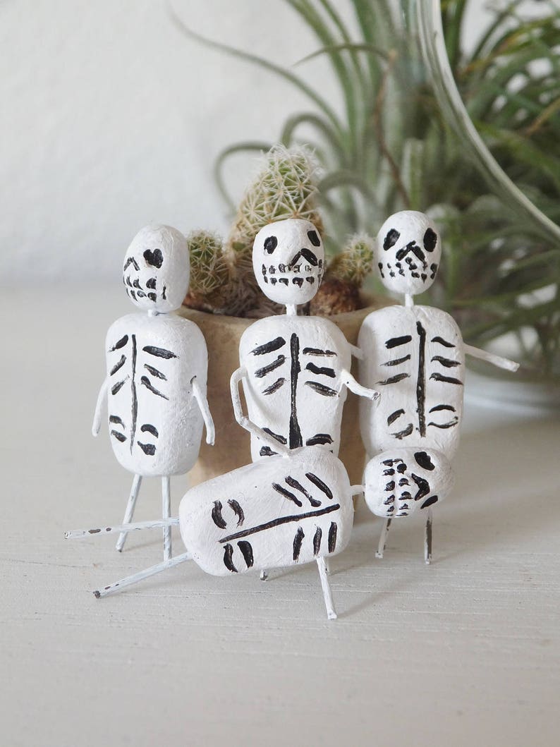 Lover's Gift Heart Mini Dia de los Muertos Figurine Mexican Inspired Skeletons Mini Muertos Tiny Skeletons Love Decor Worry Doll Valentines image 8