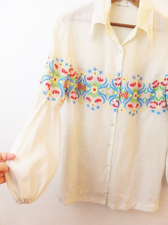 Vintage 1960's Folk Art Blouse with Floral Embroi… - image 5