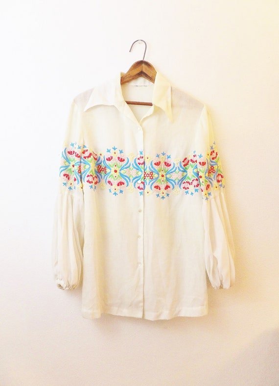 Vintage 1960's Folk Art Blouse with Floral Embroi… - image 1