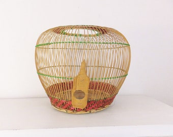 Vintage Bamboo Birdcage Round Bird Cage Lamp Shade Retro Chinese Bird Cage Bulb Shaped Cage Small Animal Cage Bohemian Light Shade Cage Prop