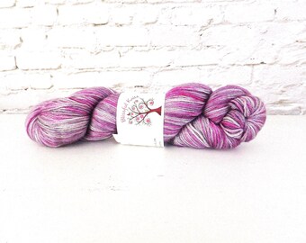 Mulberry Wine handgefärbte Merino Seide Wolle: Blissful Knits Platinum Sockenwolle