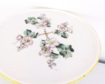 Vintage Milk Glass Cake Plate Stand: Floral Wedding Centerpiece