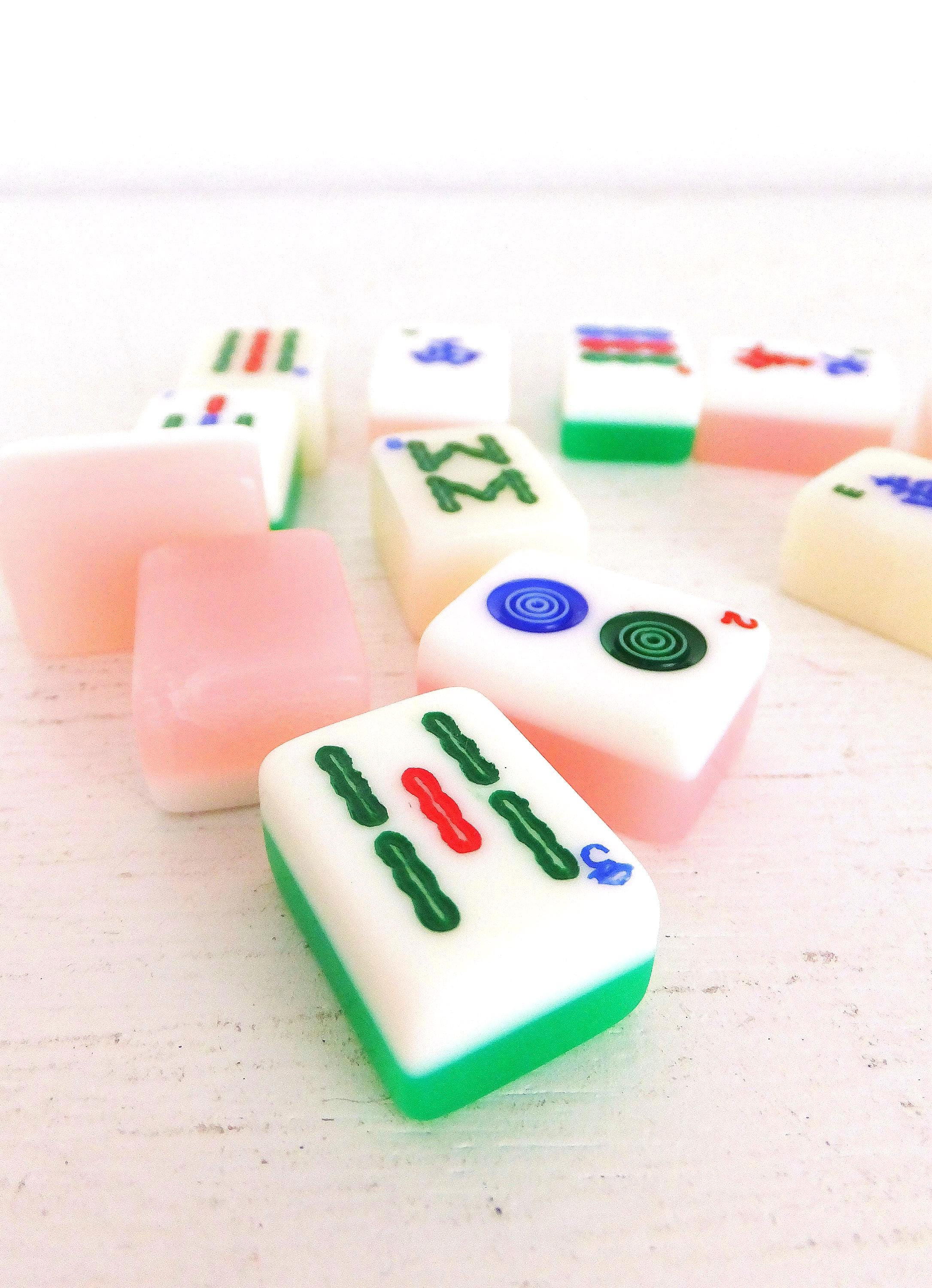 Vintage Mahjong Tiles Plastic Acrylic Dozen Game Tiles Green Pink White Chinese Mah Jong Dice Pieces Group 12 Game Pieces Jewelry Supply