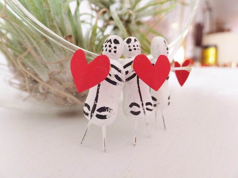 Lover's Gift Heart Mini Dia de los Muertos Figurine Mexican Inspired Skeletons Mini Muertos Tiny Skeletons Love Decor Worry Doll Valentines image 2
