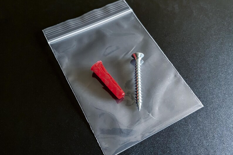 Väggfäste (vertikalt) för LEGO Technic Ferrari SF-24 F1-bil (set 42207) | Skräddarsydd 3D-utskriven svart plastdisplaykrok bild 8