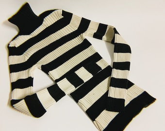 b&w STRIPED ACCORDION TOP, Silk Turtleneck, Long Sleeve, Fitted, Stretchy Top, Casual luxury, Iconic 60s Mod, OpArt Style, Quality Vintage