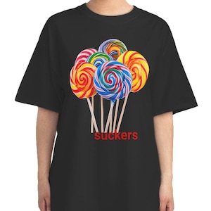 Suckers - Camiseta extragrande con piruletas, camiseta minimalista moderna, camiseta gráfica para mujer, camiseta con juego de palabras divertido de carnaval, Generación Z