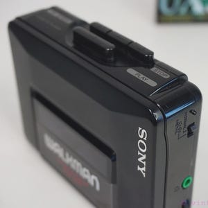 ソニー ウォークマン WM-F2011