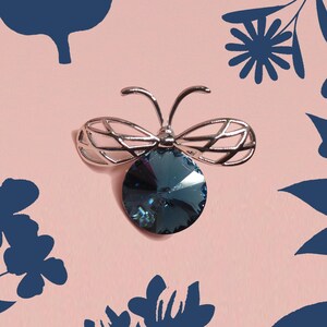 Dumplin bee brooch best sale