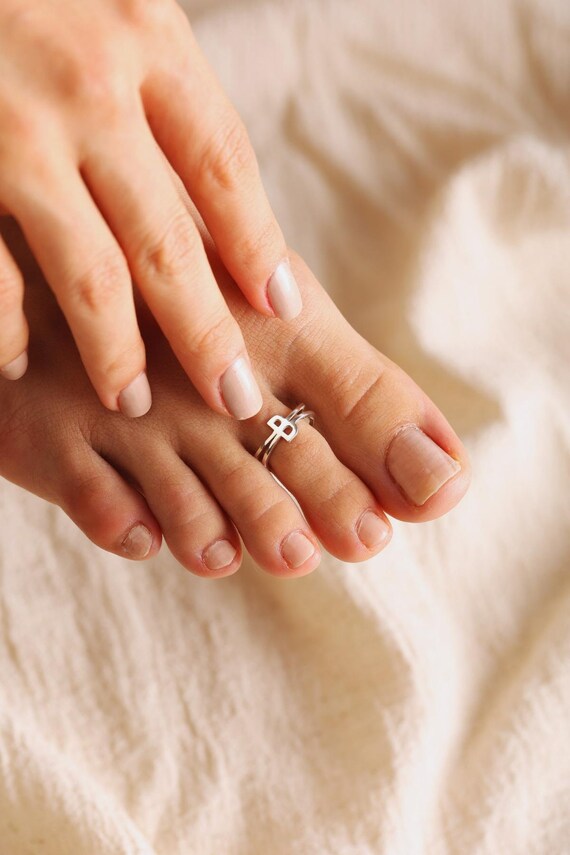 Personalized toe rings outlet