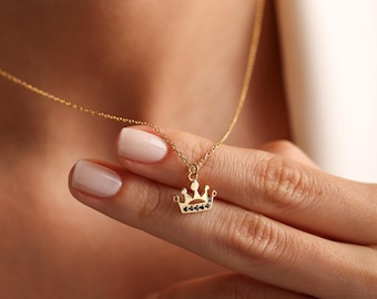 King's Crown Necklace, Silver Crown Necklace, Gift for her, Kings Crown, Dainty Necklace, Minimal Necklace, Crown Charm, Fantasy Gift, Gift