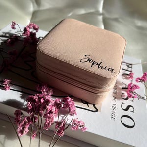 Personalised Jewellery Box – Custom Name Jewelry Box, Valentines Gift for Her, Elegant Jewellery Organiser, Travel Jewellery Box