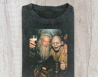 Camiseta Wizard Party Comfort Colors, Camiseta divertida con meme de película, Camiseta gráfica de película de acción para beber, Regalo para cinéfilos