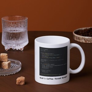 Python Programmierertasse personalisiert mit Name, Ansicht links