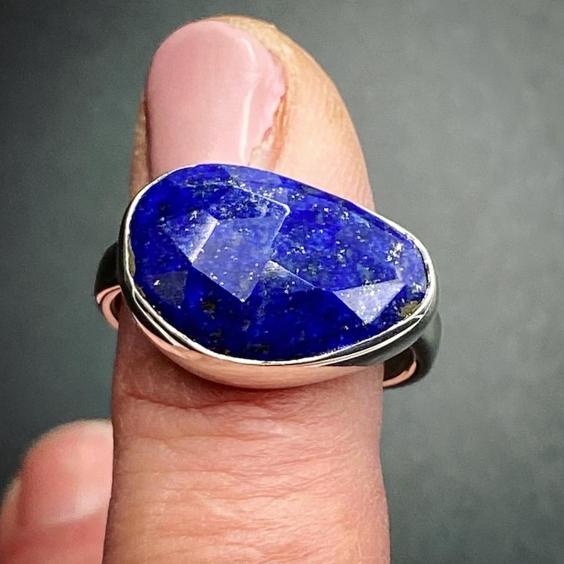 Lapis Lazuli Freeform Gemstone /& Sterling Silver Ring sz 7 Artisan original with rose cut faceted stone