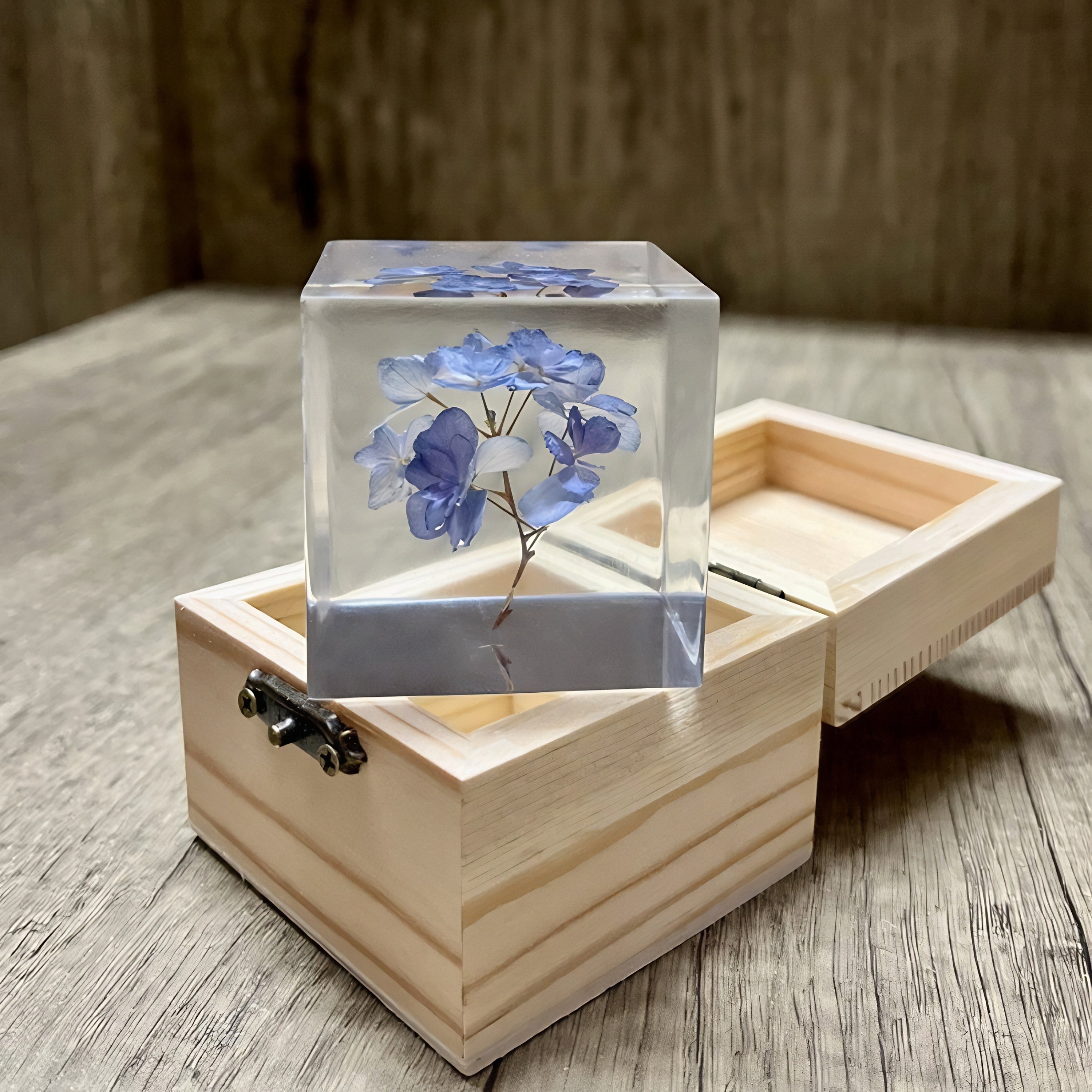 Hydrangea Flower Epoxy Resin Cube - Girlfriend Valentine Home
