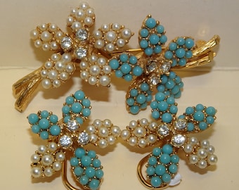 Vintage KRAMER Seed Bead Brooch & Clip On Earrings, Retro, Teal, White, Gold Elegant Set, Rhinestone, Excellent!