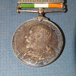 1901-1902 The King&#39;s South Africa Medal, Silver 2 Bars, Issued to: 5375 Private W. Budworth 2nd Northamptonshire Regiment, British Medal
