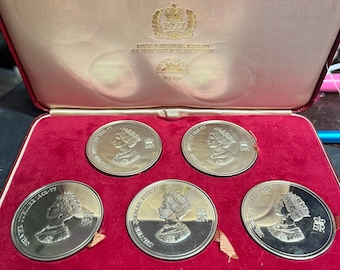 1977 The Tower Mint Solid Nickel Silver 5 Medallions of Royal Residences, Queen Elizabeth