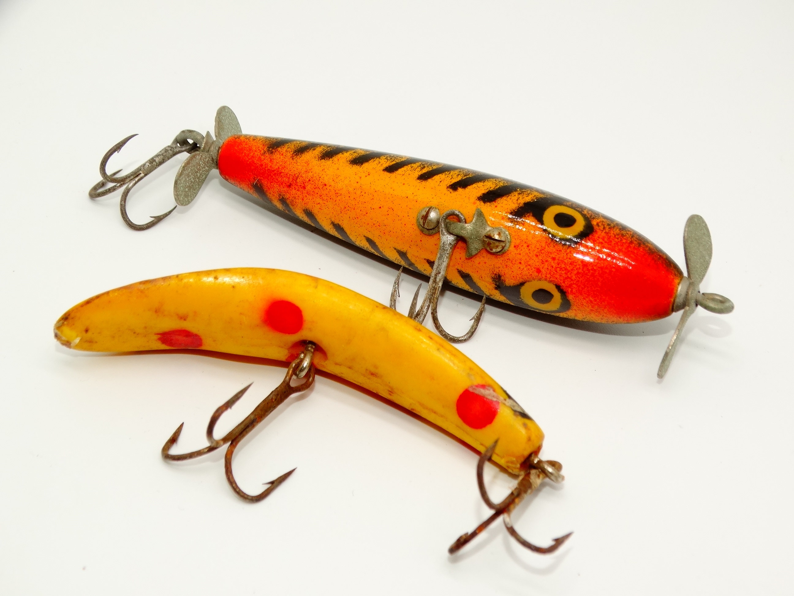 Red White Wood Lure 