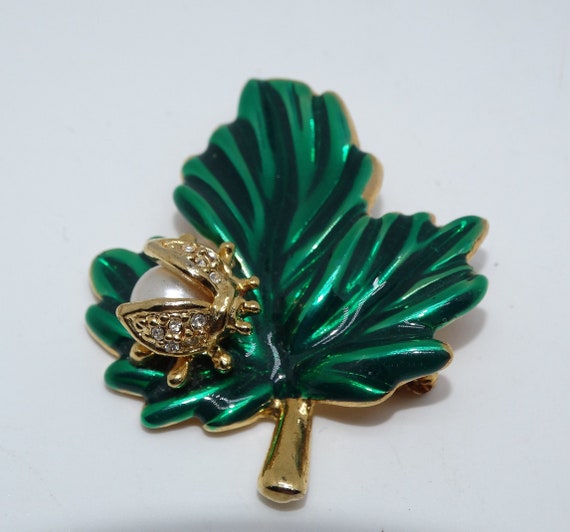 Vintage Enameled Green Leaf / Lady Bug Brooch, La… - image 1