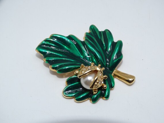 Vintage Enameled Green Leaf / Lady Bug Brooch, La… - image 3