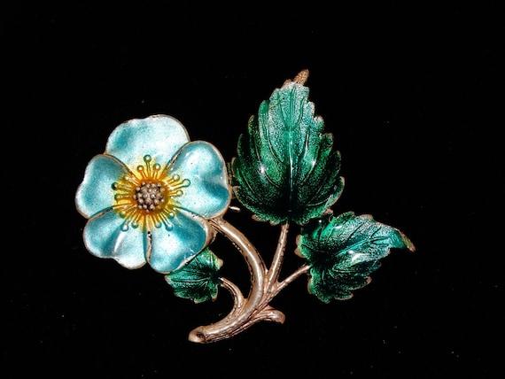 Dainty Rose Flower Leaf Brooch Pin - Elegant Enamel Crystal 3D Floral Accessory For Women